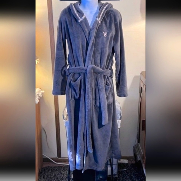 Victoria's Secret Plush Gray Robe Large - Picture 7 of 7